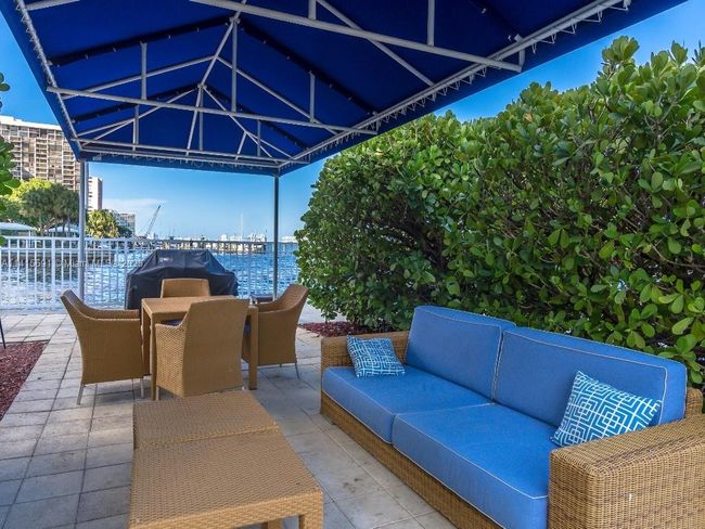 APT-2110 - 2101 Brickell Ave, Condo with 1 bedrooms, 1 bathrooms and null parking in Miami FL | Image 24