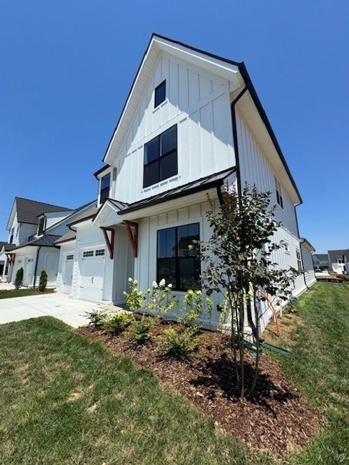 5738 Lennis Ln, Murfreesboro, TN, 37129-4486 | Card Image