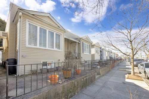 64 58th Rd, Maspeth, NY, 11378-2806 | Card Image