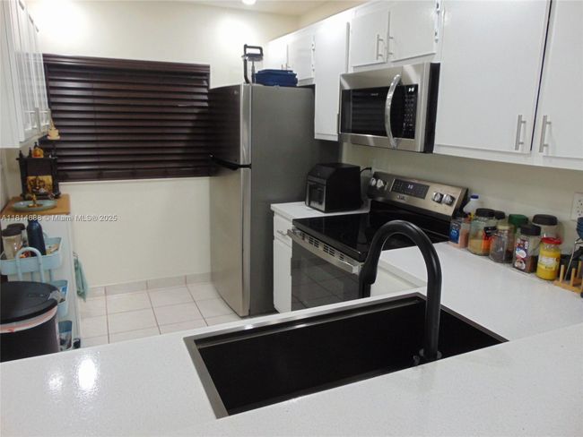 APT-205 - 1931 Sabal Palm Dr, Condo with 2 bedrooms, 2 bathrooms and null parking in Davie FL | Image 7