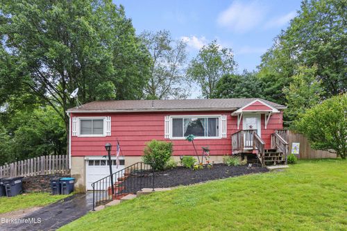 23 Farnsworth Ter, Pittsfield, MA, 01201-1909 | Card Image