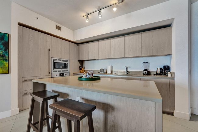 1910 - 4111 S Ocean Dr, Condo with 1 bedrooms, 1 bathrooms and null parking in Hollywood FL | Image 4