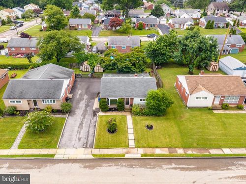 2240 Theresa Ave, MORTON, PA, 19070-1236 | Card Image