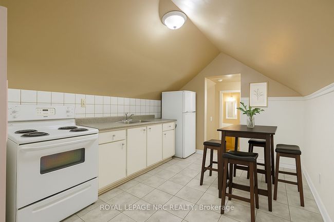 4160 Dorchester Rd, Home with 3 bedrooms, 2 bathrooms and 4 parking in Niagara Falls ON | Image 13