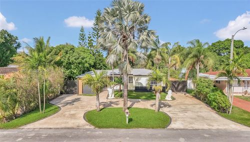 261 Nw 144th St, Miami, FL, 33168-4141 | Card Image