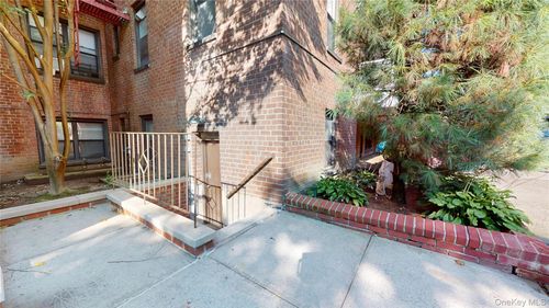 apt-1t-83 Austin St, Kew Gardens, NY, 11415-1808 | Card Image