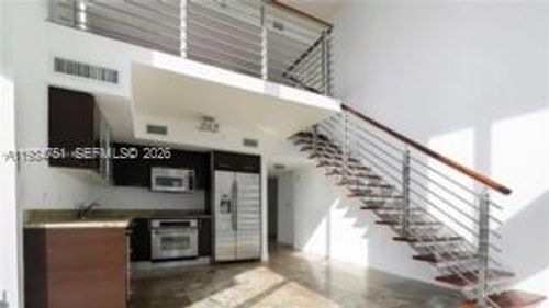 1016-41 Se 5th St, Miami, FL, 33131-2529 | Card Image