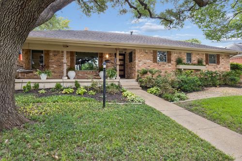 9605 Crestedge Dr, Dallas, TX, 75238-2526 | Card Image