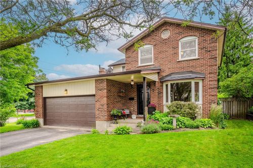 2 Walnut Dr, Guelph, ON, N1E6R8 | Card Image