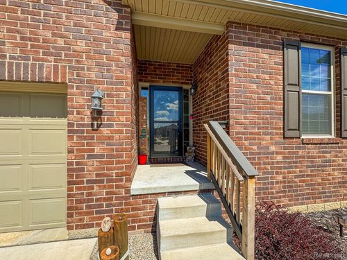 24435 Kabarda Dr, Macomb, MI, 48042-4734 | Card Image