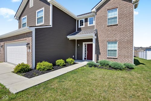 8099 Ambrosia Ln, Pendleton, IN, 46064-1371 | Card Image