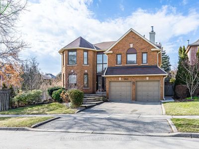 1312 Saddler Cir, House other with 4 bedrooms, 4 bathrooms and 5 parking in Oakville ON | Image 2