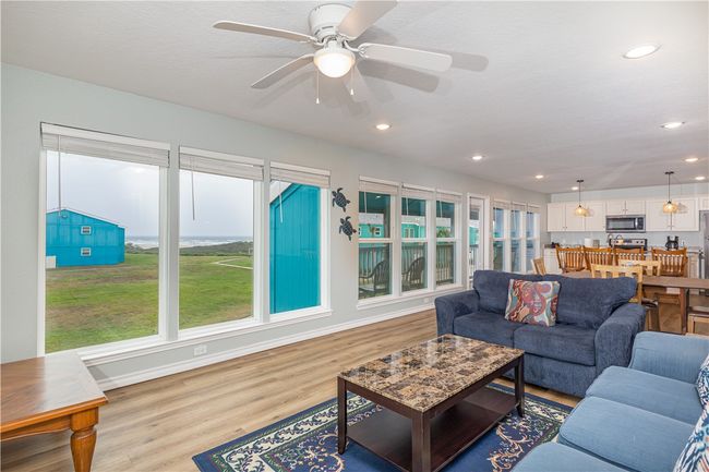 602 - 800 Beach Access Road 1 A, Condo with 3 bedrooms, 2 bathrooms and null parking in Port Aransas TX | Image 4