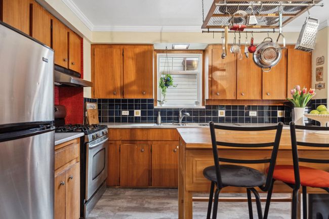 1216 Edinburgh St, House other with 5 bedrooms, 3 bathrooms and 2 parking in New Westminster BC | Image 18