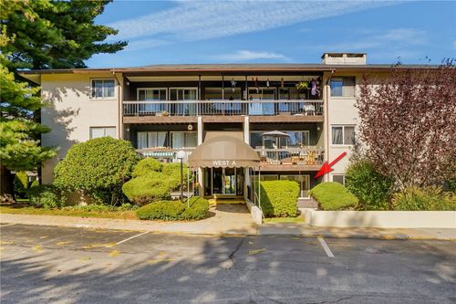 apt-wa03-400 Narragansett Pkwy, Warwick, RI, 02888-4526 | Card Image