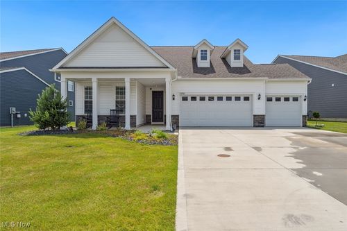 23761 St. Andrews Dr, Columbia Station, OH, 44028-9364 | Card Image