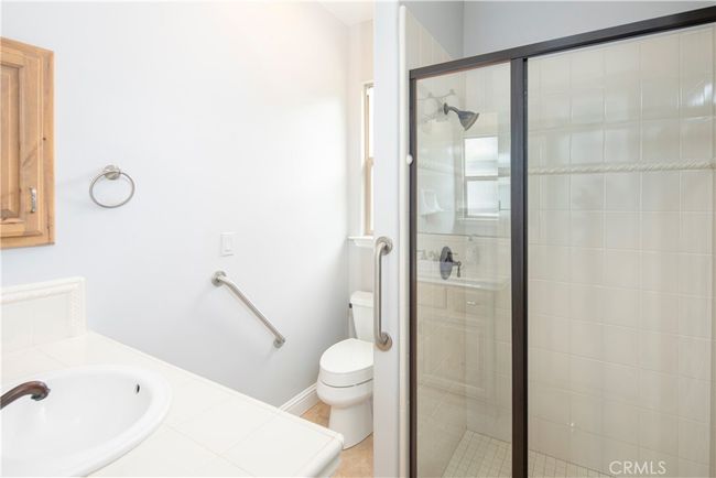 Full bathroom number 3 with walk-in shower | Image 47