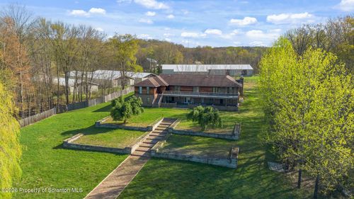 434 Hemlock Rd, Waymart, PA, 18472-4543 | Card Image
