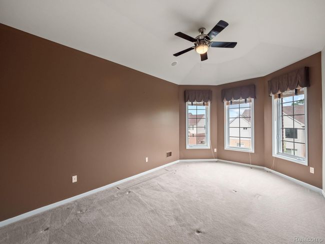 52-web-or-mls-P2222515.jpg | Image 17