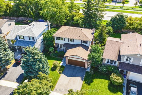 594 Moorelands Cres, Milton, ON, L9T4B5 | Card Image