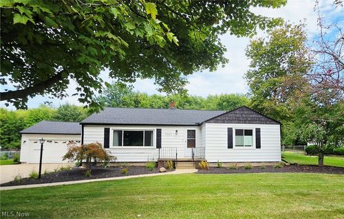 7907 Baumhart Rd, Amherst, OH, 44001-9650 | Card Image