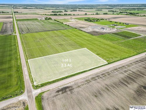 27510 Rainwood Rd, Valley, NE, 68064 | Card Image