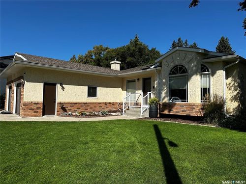3104 Ortona St, Saskatoon, SK, S7M3R4 | Card Image