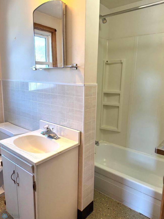 Cedar closet in upstairs BR | Image 28