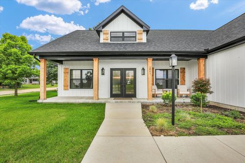 1841 S Stone Creek Blvd, Urbana, IL, 61802-9466 | Card Image