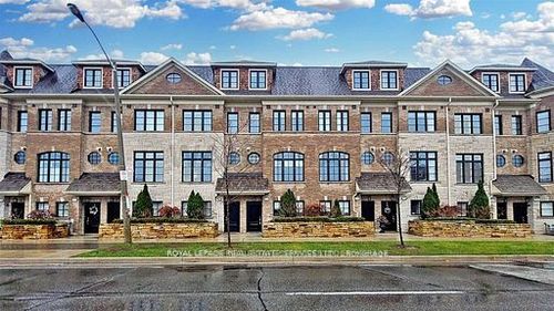 3879B Bloor St W, Etobicoke, ON, M9B0B7 | Card Image