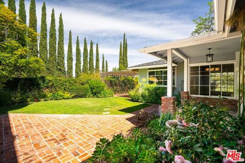 4645 Petit Ave, Encino, CA, 91436-3516 | Card Image