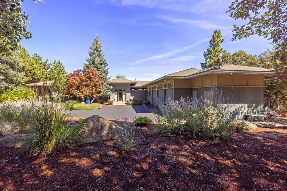 Cinnamon Teal Dr, Klamath Falls, OR 97601