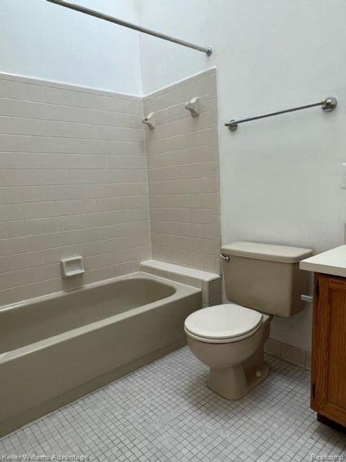 146-22242 Edgewater, Novi, MI, 48375-5015 | Card Image