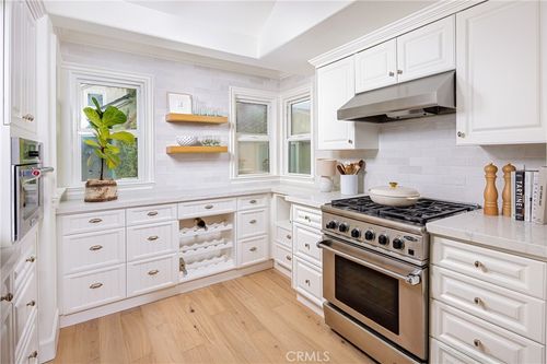 423 Poppy Ave, Corona del Mar, CA, 92625-5527 | Card Image