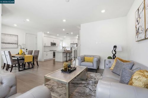 61101 Via Vicenza, San Ramon, CA, 94583-3092 | Card Image