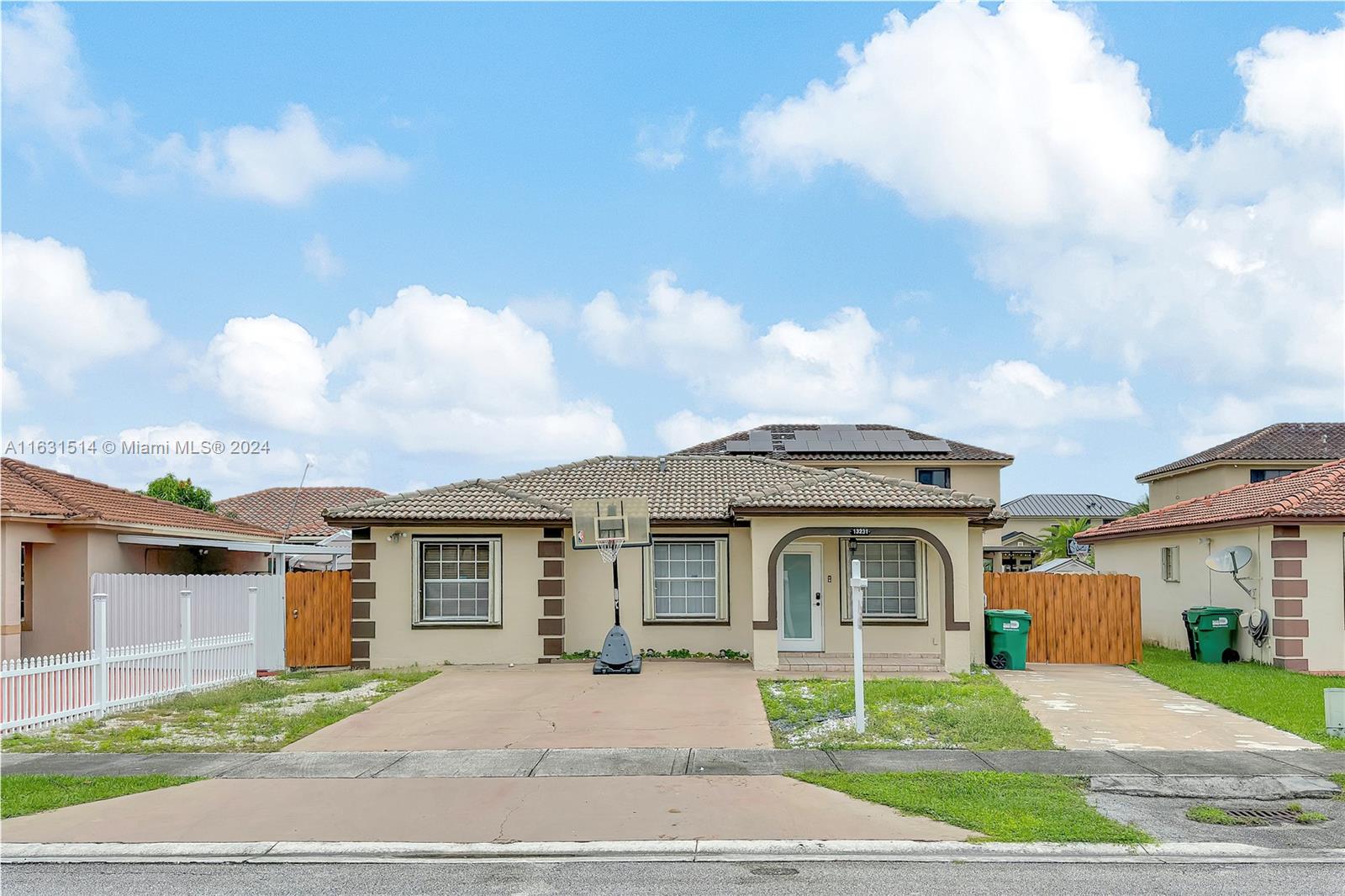 275th Ter, Homestead, FL 33032