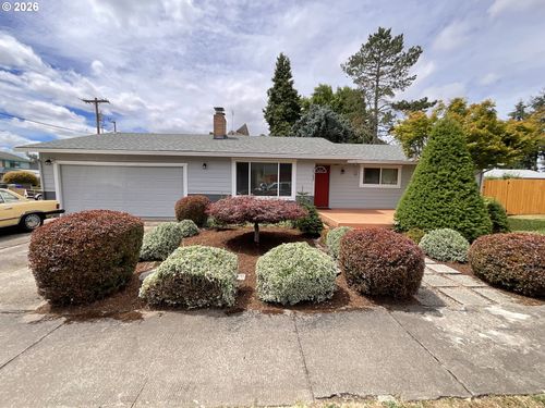 223 N 13th Ave, Cornelius, OR, 97113-8926 | Card Image