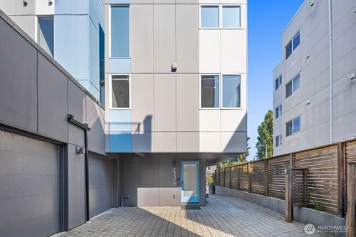 b-1539 14th Ave S, Seattle, WA, 98144-3411 | Card Image