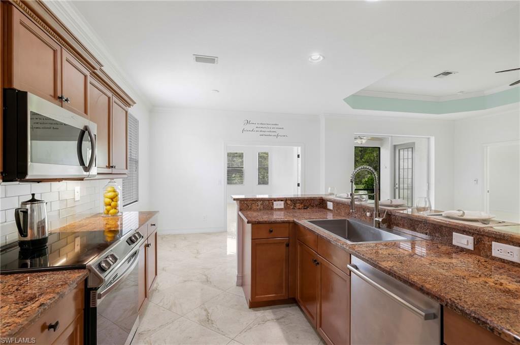 Residential in ESTERO 5