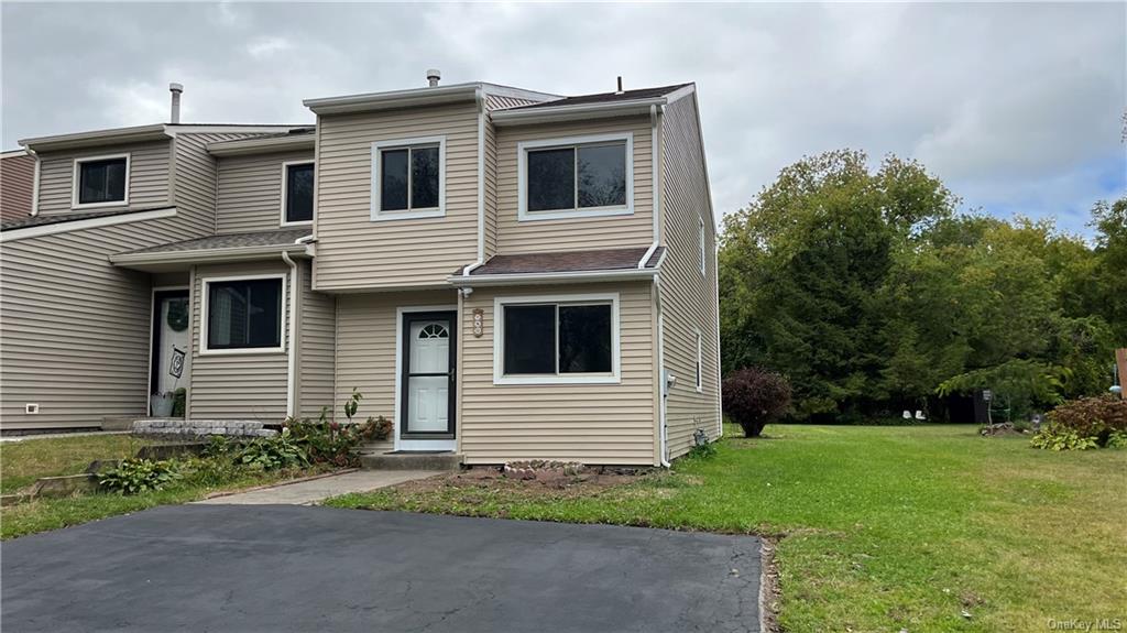 Sterling Pl, Highland, NY 12528