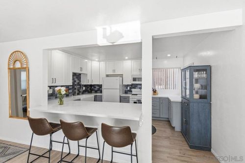 1818 Diamond St, San Diego, CA, 92109-3323 | Card Image