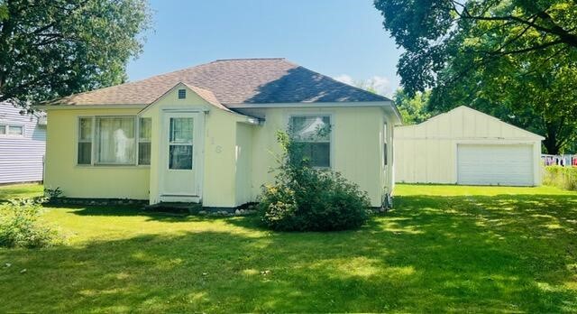 Woodrow St, Fremont, MI 49412