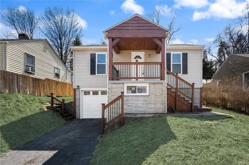 628 Hazel Street, West Mifflin, PA, 15122 | Card Image