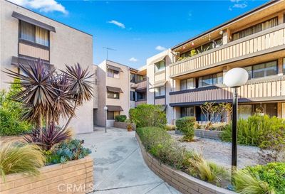 313 - Elm Avenue, Condo with 2 bedrooms, 2 bathrooms and 2 parking in Long Beach CA | Image 3