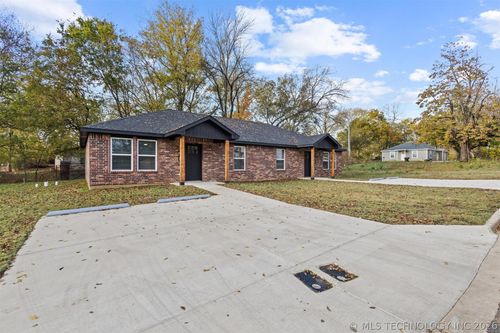 407 E Jones St, Durant, OK, 74701-5249 | Card Image