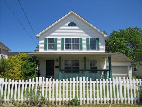 2305 E 63rd St, Cleveland, OH, 44104-1705 | Card Image