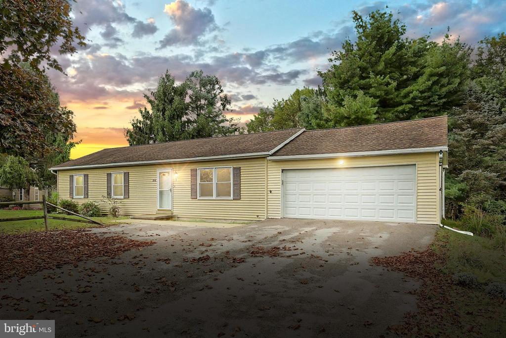Myers Rd, Seven Valleys, PA 17360