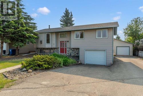 109 3rd St E, Maidstone, SK, S0M1M0 | Card Image