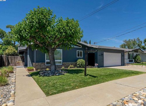 1172 Pine St, Livermore, CA, 94551-1934 | Card Image