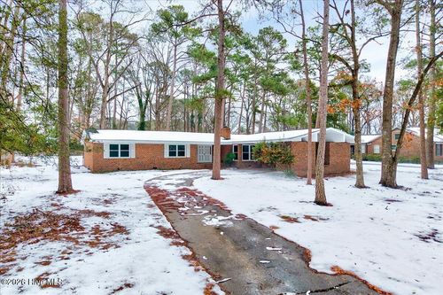 2585 Cabin Branch Rd, Kinston, NC, 28504-9135 | Card Image